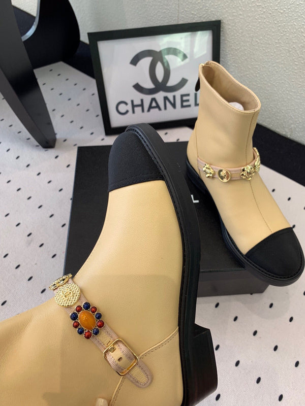 CC 24 Mold GHW Classic Ankle Boots 30mm Black Beige Sheepskin 432513