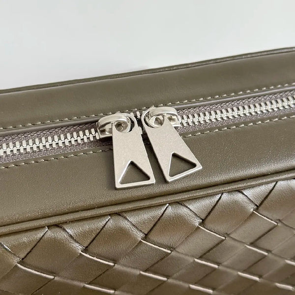 BV 25 Small Intrecciato Camera Bag 24.5cm Olive Green Cowhide HW