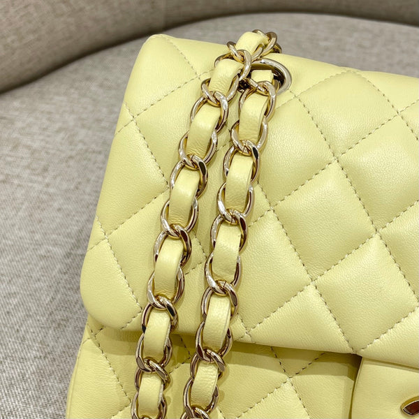 FLAP BAG 25CM PASTEL YELLOW LAMBSKIN GOLD HARDWARE