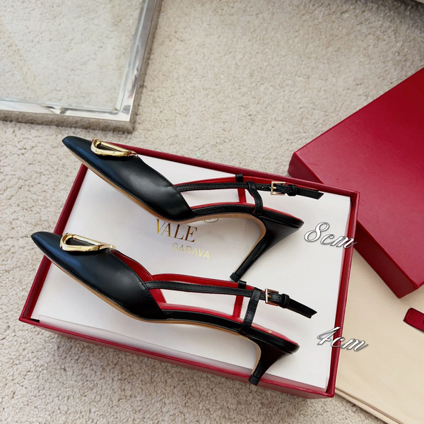 DÉCOLLETÉ CON CINTURINO IN PELLE DI VITELLO VLOGO SIGNATURE GOLD HARDWEAR