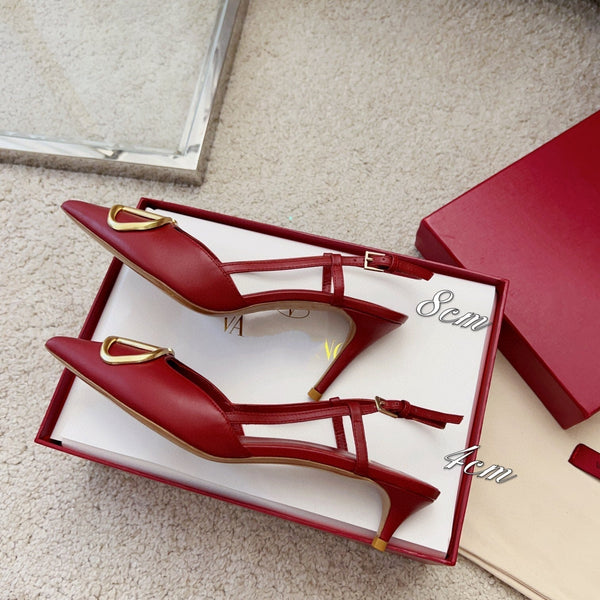 DÉCOLLETÉ CON CINTURINO IN PELLE DI VITELLO VLOGO SIGNATURE GOLD HARDWEAR