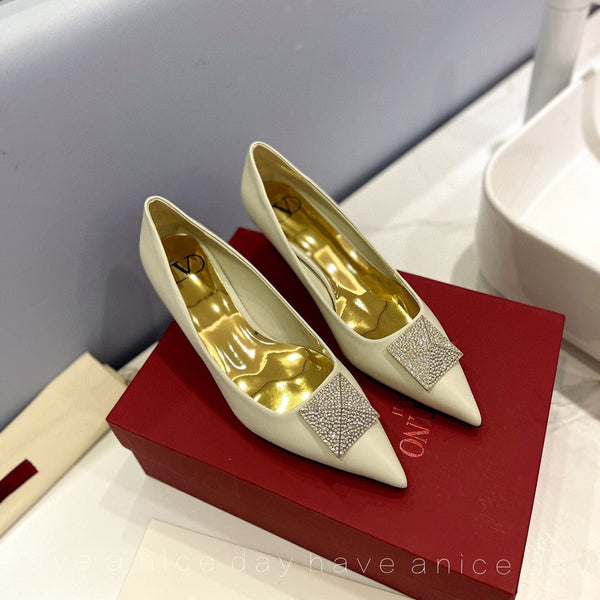 One Stud Diamond Patent White Leather Pump