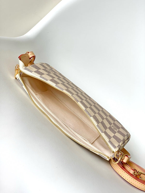 pochette accessories 23cm beige damier azur canvas