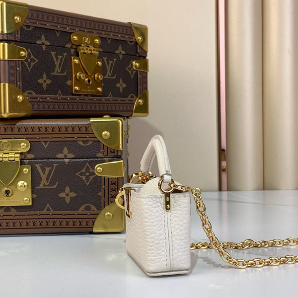 Micro Capucines 10.5cm White Cowhide Leather