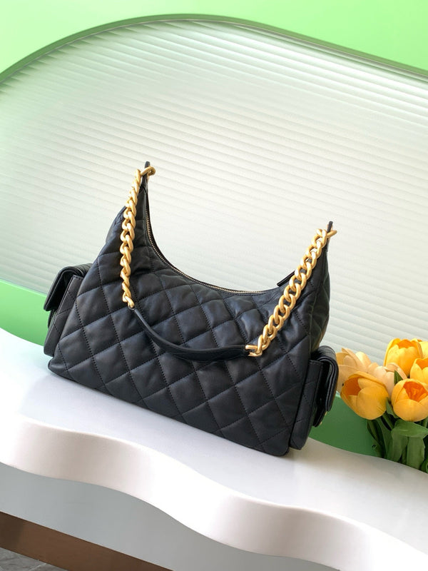 MAXI HOBO BAG 25 IN BLACK LAMBSKIN GOLD HARDWARE