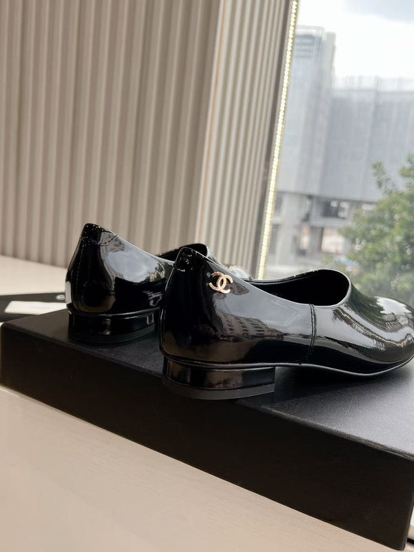 CC MOCCASINS BLACK PATENT CALFSKIN GHW