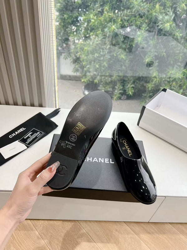 CC MOCCASINS BLACK PATENT CALFSKIN GHW