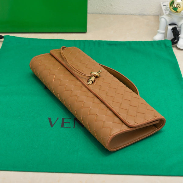 BV Long Clutch Andiamo With Handle 31cm Brown Calfskin Ghw