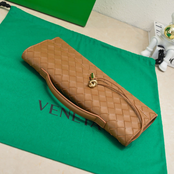 BV Long Clutch Andiamo With Handle 31cm Brown Calfskin Ghw