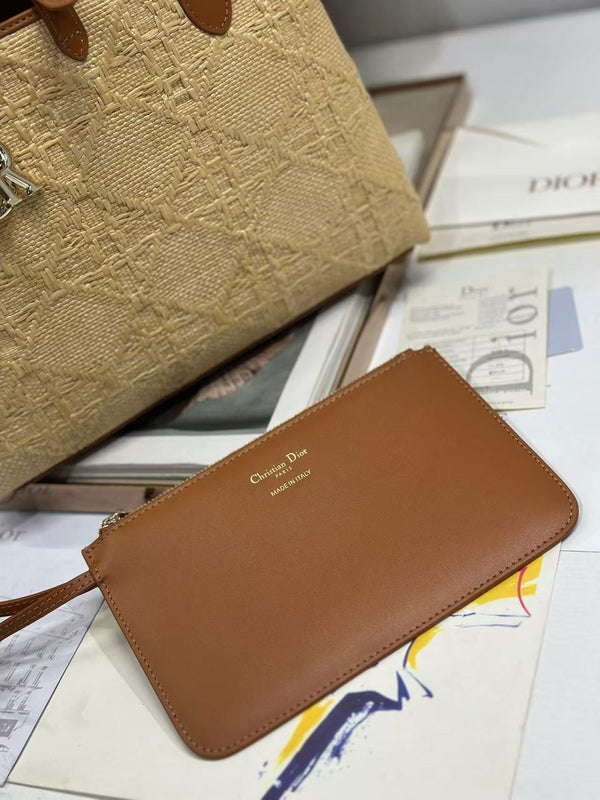 CD Toujours Vertical Tote Bag Brown Coconut Fiber Weaving Paired with Cowhide