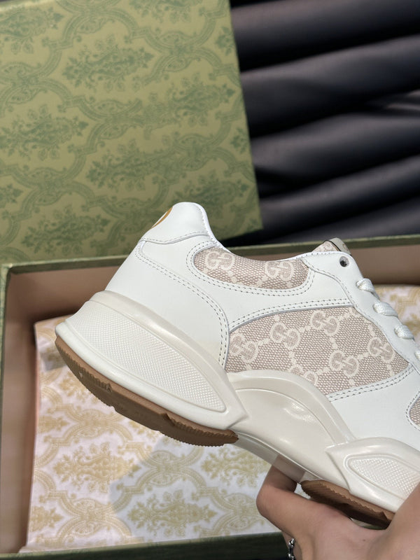 SCARPE DA SNEAKER GG RETRO RHYTON ROSA BIANCHE