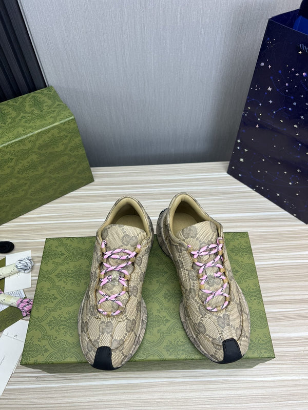 SNEAKERS GG RUN IN PELLE VERDE CHIARO