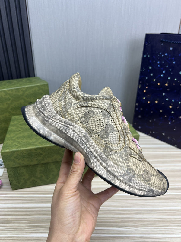 SNEAKERS GG RUN IN PELLE VERDE CHIARO