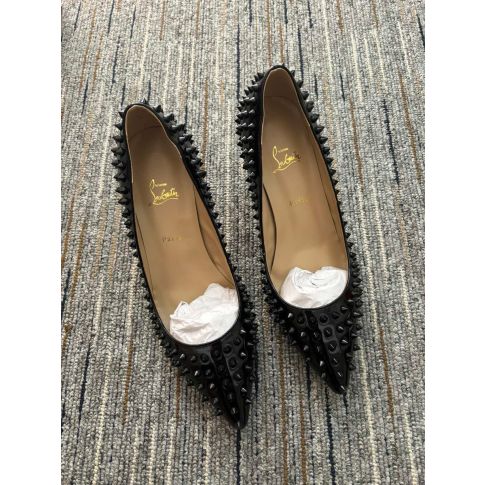 CL Pigalle Spikes Pumps 85mm Patent Leather Black