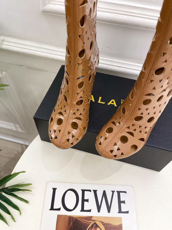 Alaïa Vienne Low-Cut Wedge Boots 90mm  Brown Suede Perforated