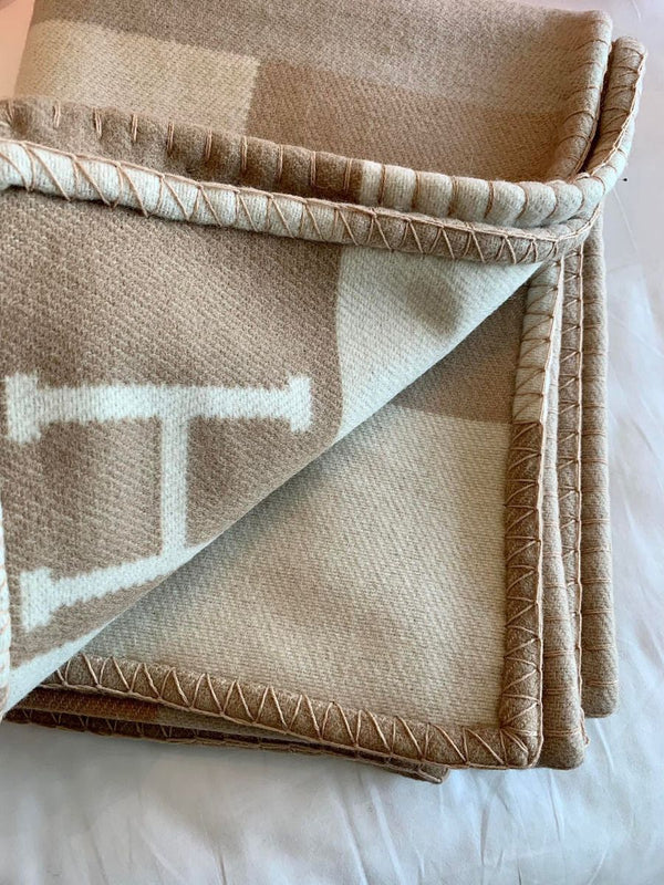 HM Drapeau Blanket Naturel and Grege Wool Cashmere