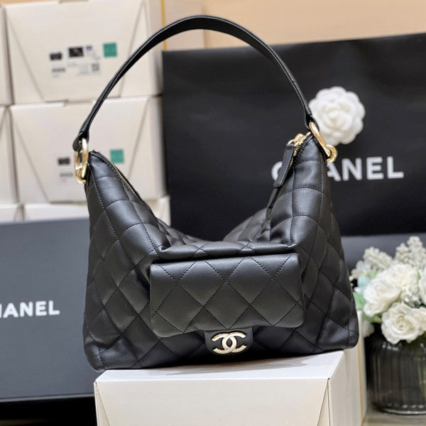 CC 23B Maxi Hobo 29,5 cm Nero Pelle di vacchetta Leggera GHW