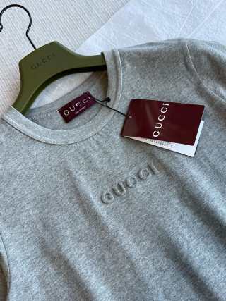 Gucci 25 Three-dimensional Embossed Letter Short-sleeved Top Cotton