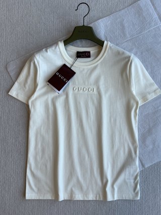 Gucci 25 Three-dimensional Embossed Letter Short-sleeved Top Cotton