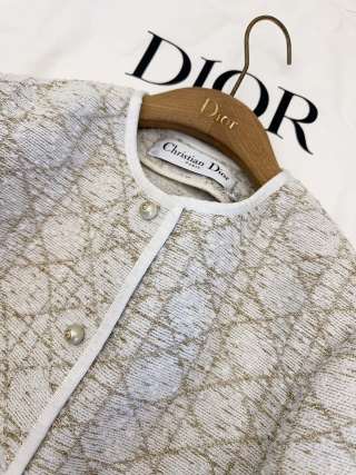 CD 25 Diamond Suit Beige White Cotton Polyester