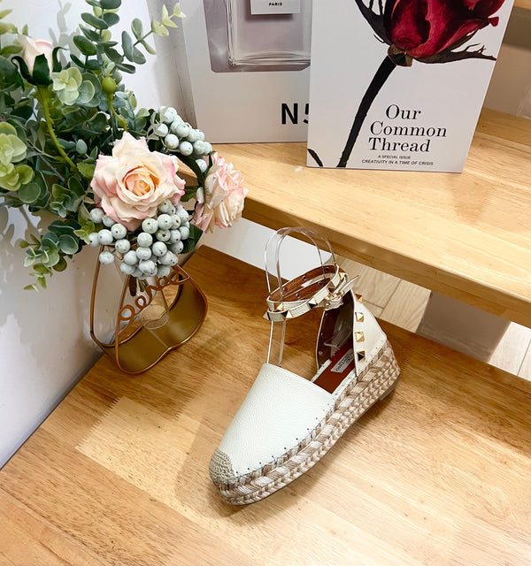 Valentino Rockstud Espadrille Sandals White Leather 240597