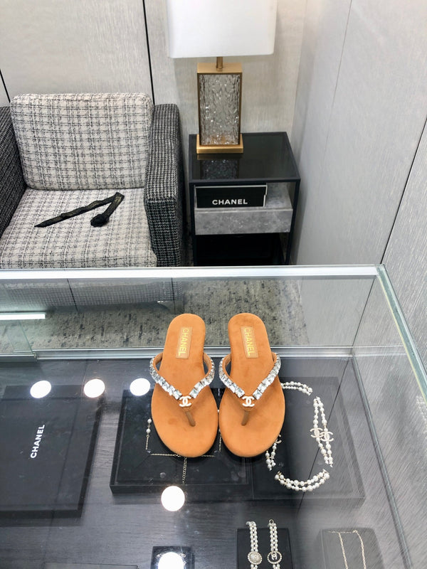 THONG SLIDE IN BRONZE BROWN SUEDE WITH WHITE CRYSTALS