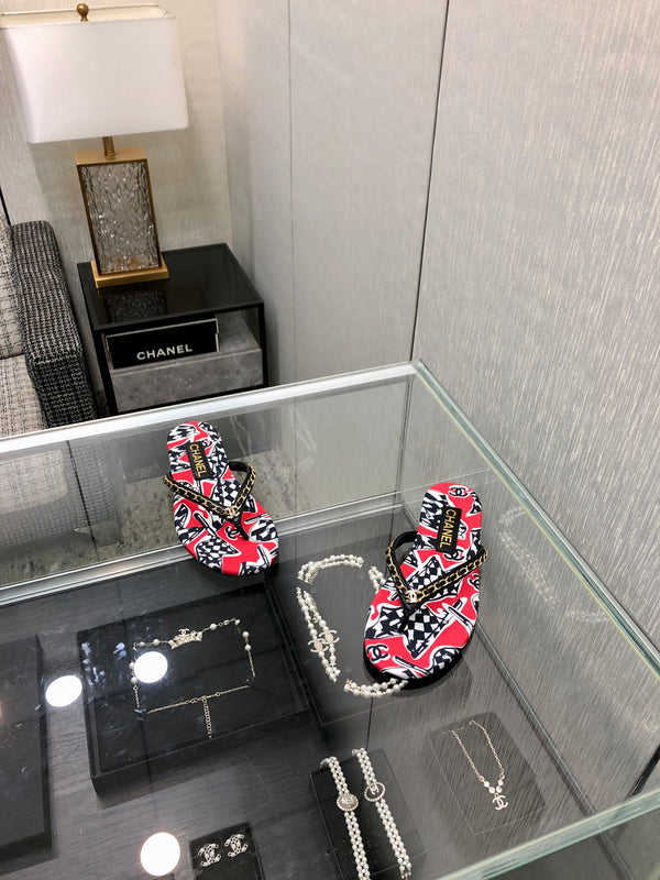 THONG SLIDE IN CHERRY RED MIX COLORFUL FLORAL FABRIC