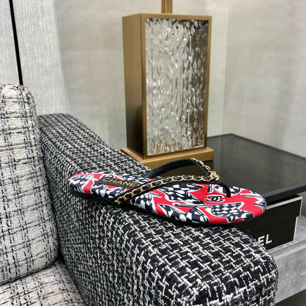 THONG SLIDE IN CHERRY RED MIX COLORFUL FLORAL FABRIC