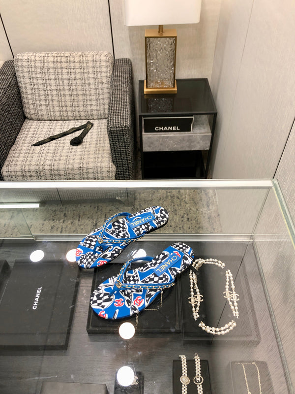 THONG SLIDE IN COBALT BLUE MIX COLORFUL FLORAL FABRIC