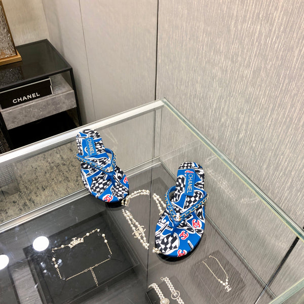 THONG SLIDE IN COBALT BLUE MIX COLORFUL FLORAL FABRIC