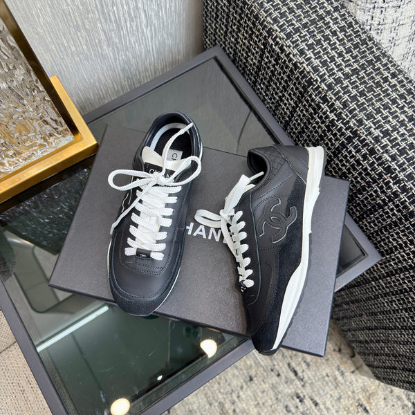 Chanel 2025 Sneaker Black Cowhite & Suede 507457