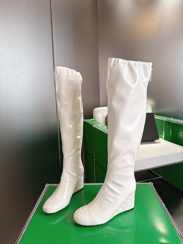 Chanel High-Top Boots Platform Heel 7cm Cream Glossy Leather 507533