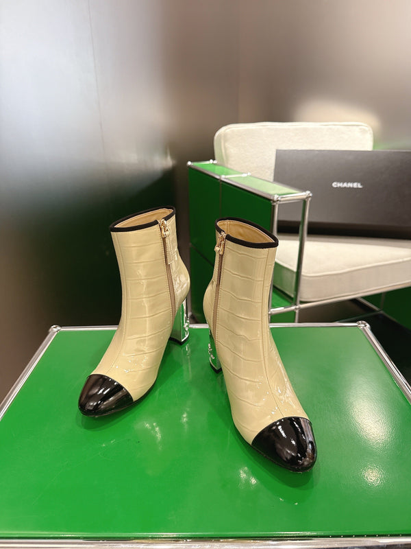 Chanel 2025𝐒𝐒 High Heeled Ankle Boots Light Beige & Black Glossy Leather 507545