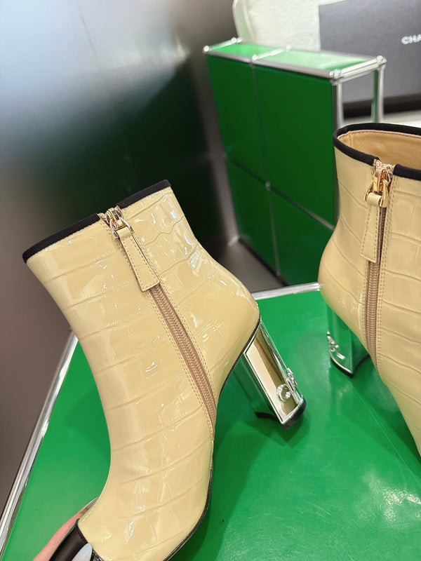 Chanel 2025𝐒𝐒 High Heeled Ankle Boots Light Beige & Black Glossy Leather 507545