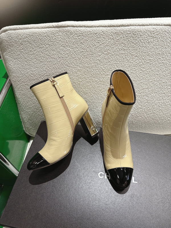 Chanel 2025𝐒𝐒 High Heeled Ankle Boots Light Beige & Black Glossy Leather 507545
