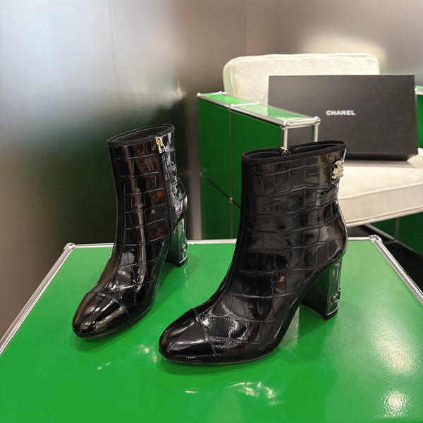 Chanel 2025𝐒𝐒 High Heeled Ankle Boots Black Glossy Leather 507547