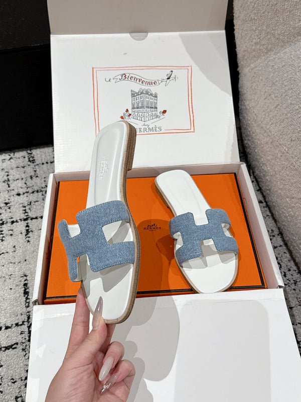 HM 25 Oran Sandal White Calfskin Blue Denim