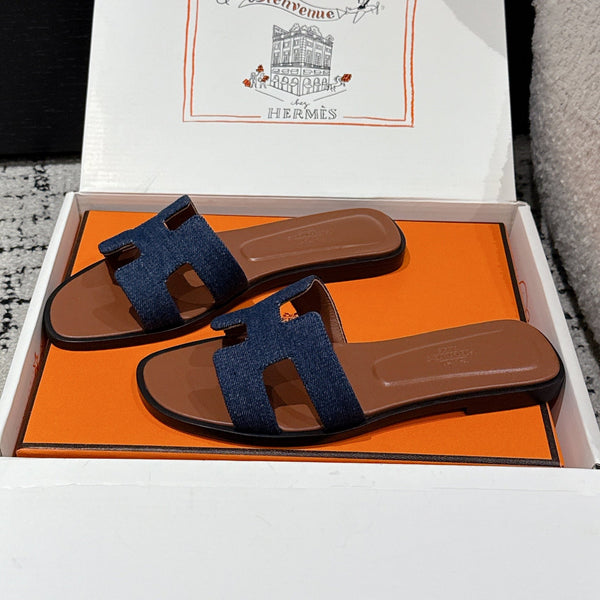 Sandalo HM 25 Oran in pelle di vitello marrone e denim blu scuro