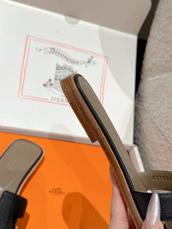 Sandalo Oran HM 25 Pelle di vitello Epsom Etoupe nera