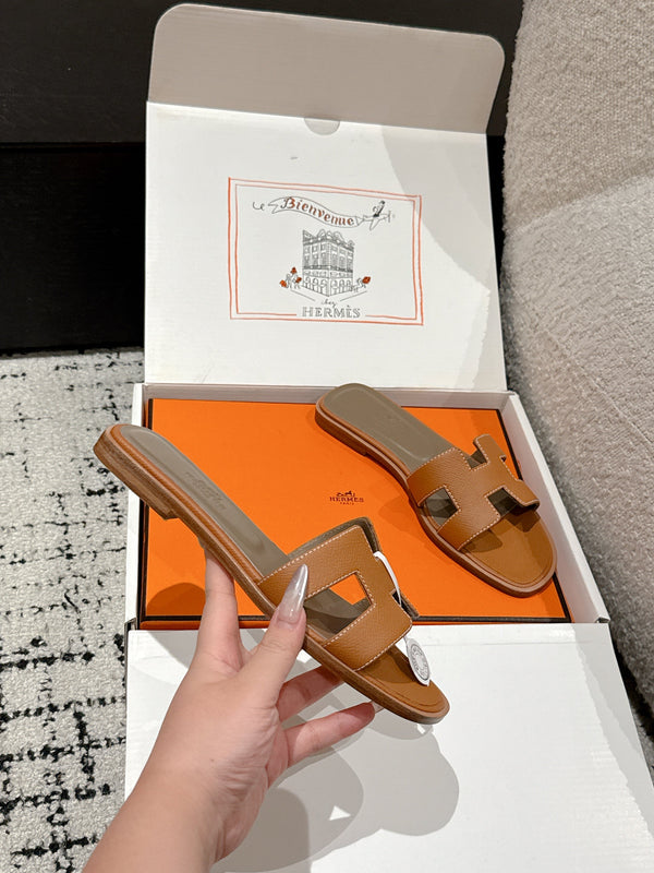 HM 25 Oran Sandal Gold Epsom Etoupe Calfskin