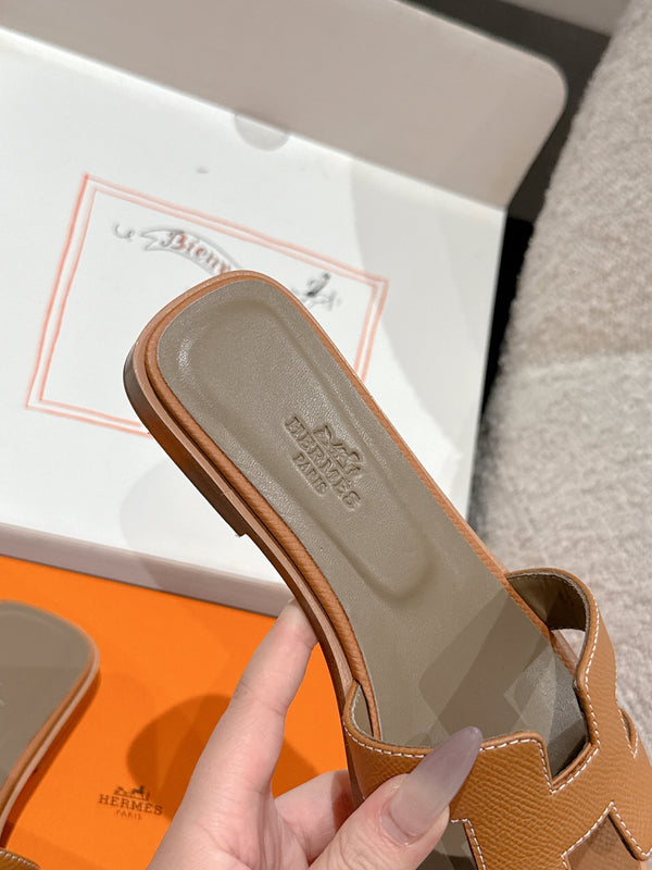 HM 25 Oran Sandal Gold Epsom Etoupe Calfskin