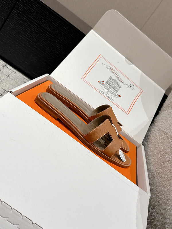 HM 25 Oran Sandal Gold Epsom Etoupe Calfskin