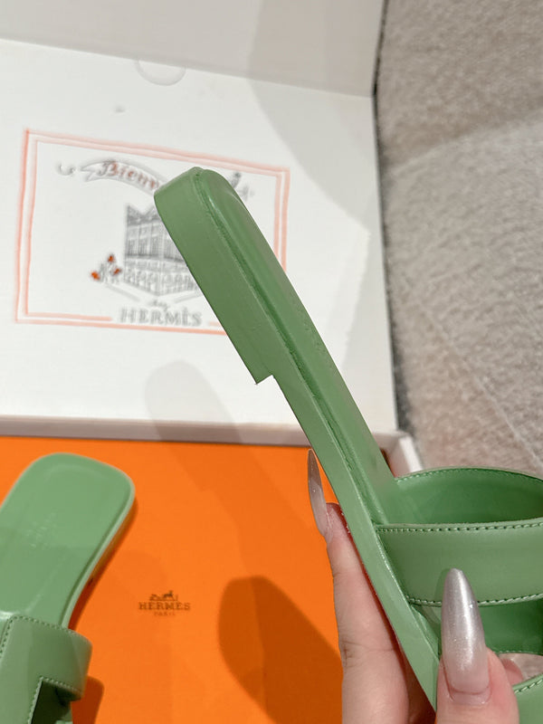 Sandalo HM 25 Oran in pelle di vitello verde