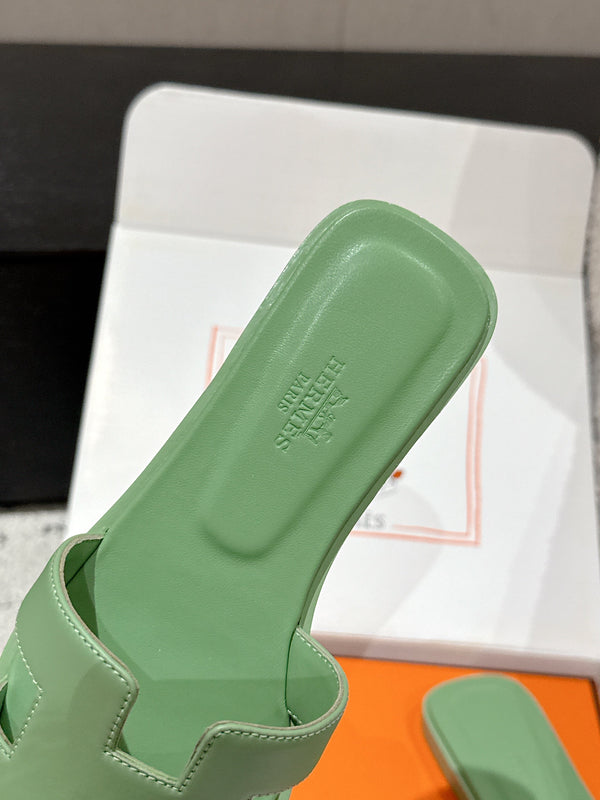 Sandalo HM 25 Oran in pelle di vitello verde