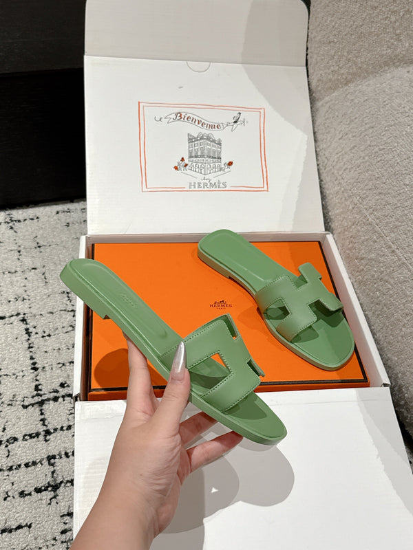 Sandalo HM 25 Oran in pelle di vitello verde