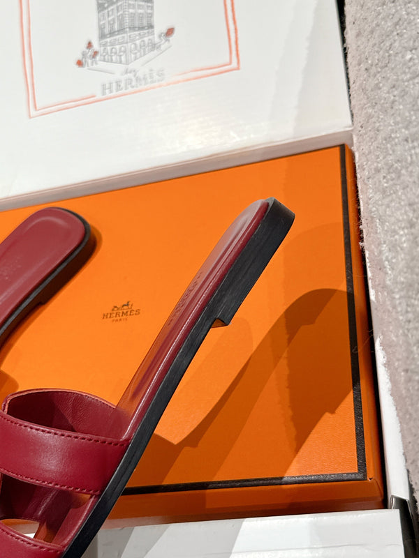 HM 25 Oran Sandal Dard Red Black Calfskin