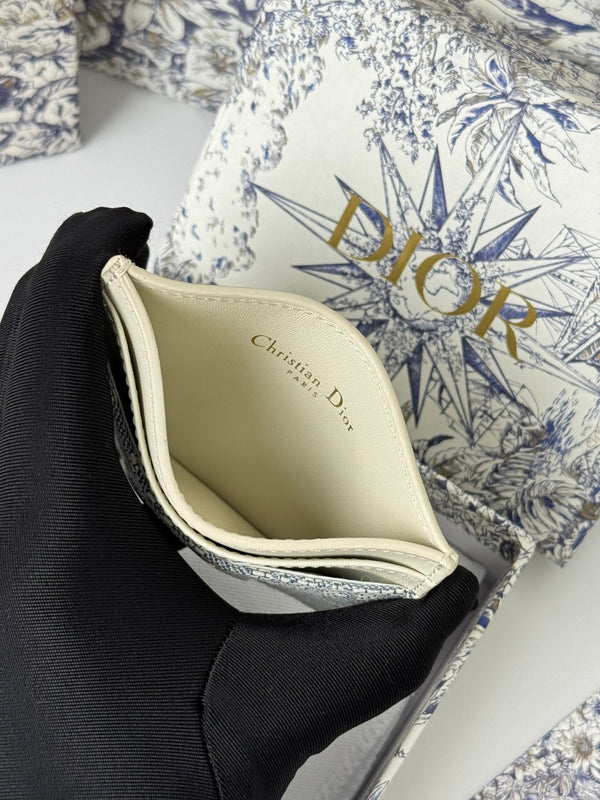 CD 30 Montaigne Freesia Card Holder 10cm White Grey Jacquard