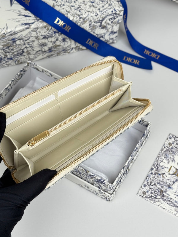 CD 30 Montaigne Voyageur Slim 19.5cm White Grey Jacquard 258608