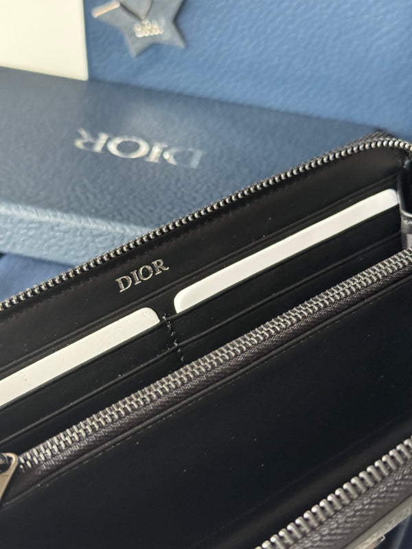 CD Icon Long Zipped Wallet Black Grained Cowhide