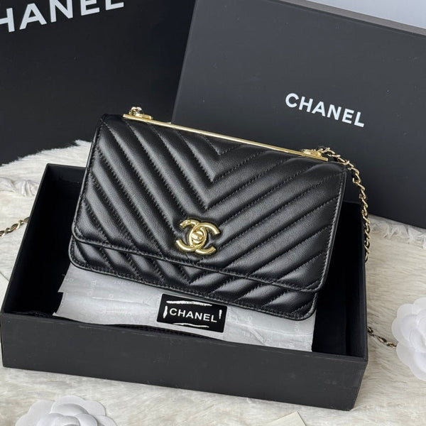 CC 2025 Woc 19cm Bag Black Gold Lambskin 299732